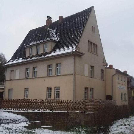 Ferienwohnung Wettin Am Petersbrunnen Exteriör bild