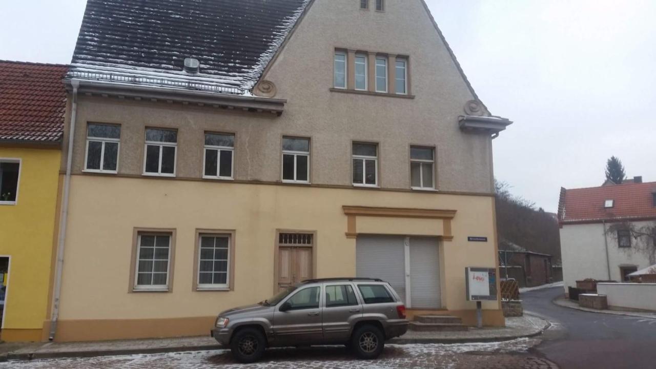 Ferienwohnung Wettin Am Petersbrunnen Exteriör bild